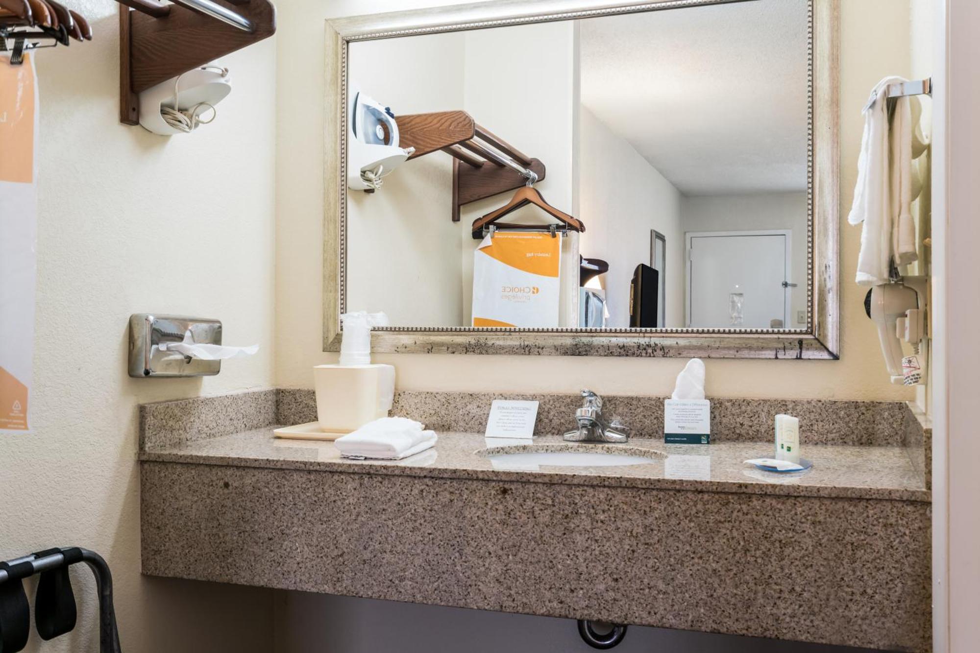 Quality Inn North Battleboro Esterno foto